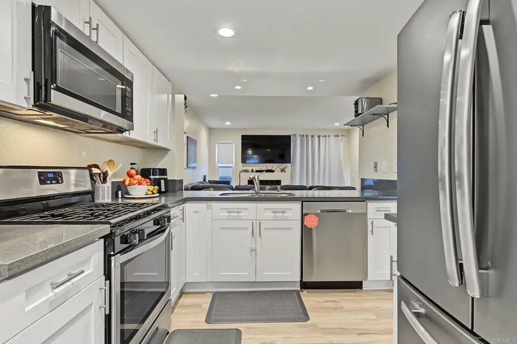 2039 Manzana Way, San Diego, CA — listing photo 1