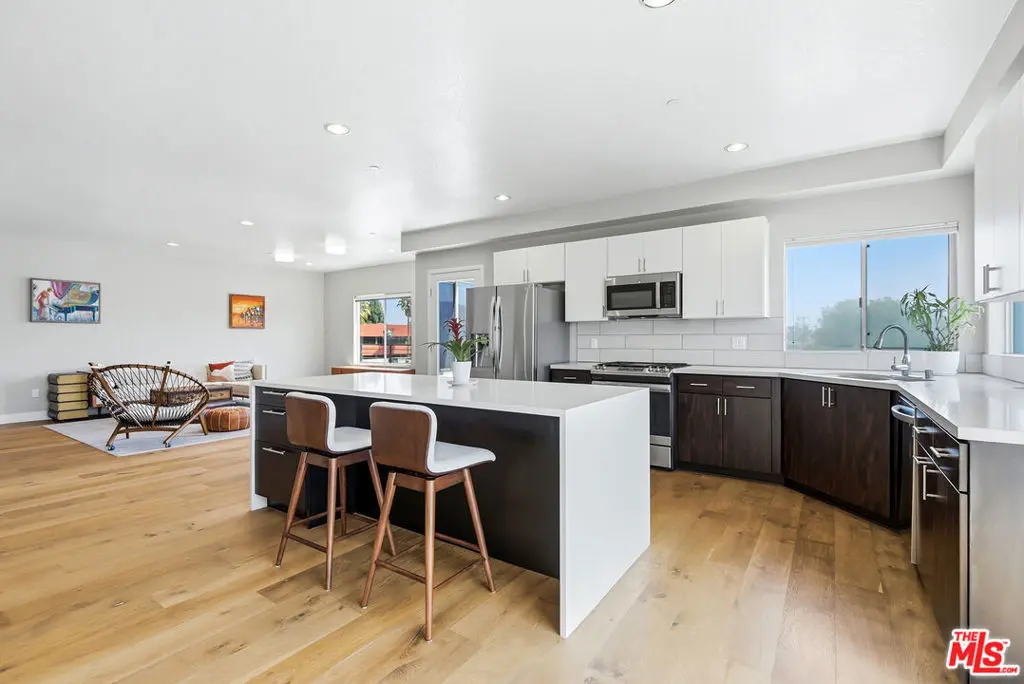 Condominium for sale at 13337 Beach Avenue 403, Los Angeles, CA featuring 3 beds and 3 baths