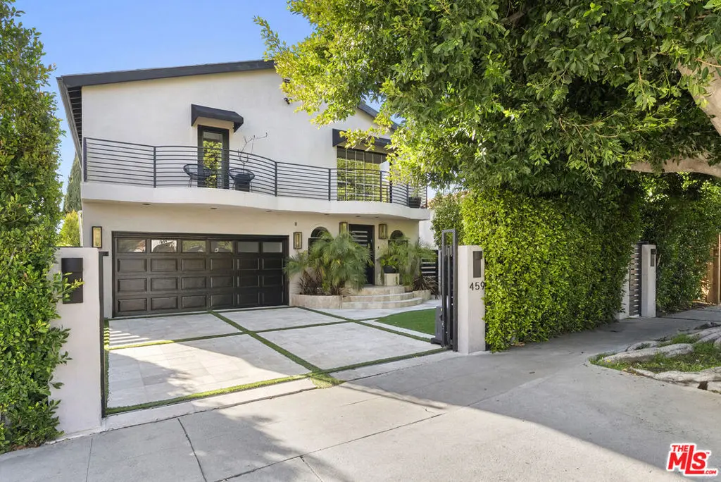 Single Family Residence for rent at 459 N Croft Avenue, Los Angeles, CA featuring 4 beds and 5 baths