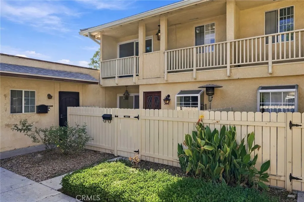 8020 Canby Avenue 5, Reseda, CA — listing photo 1