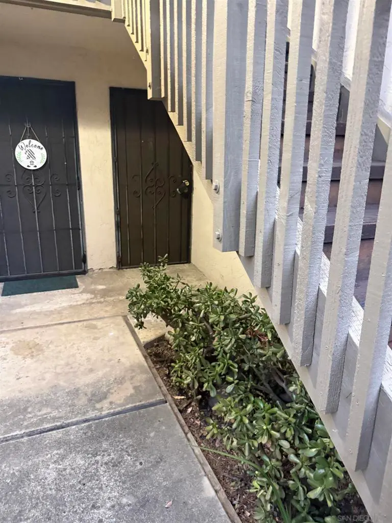 Residential Lease for rent at 9829 Caminito Marlock 45, San Diego, CA featuring 1 bed and 1 bath