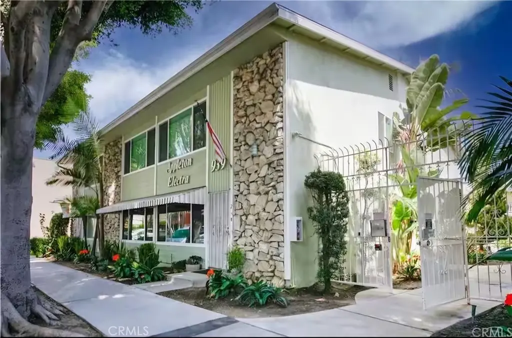 939 E Appleton 2, Long Beach, CA — listing photo 1