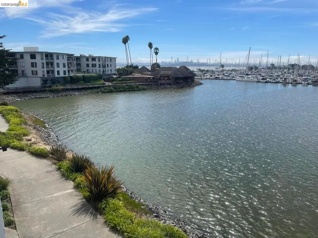 Condominium for sale at , Emeryville, CA featuring 1 bed and 1 bath