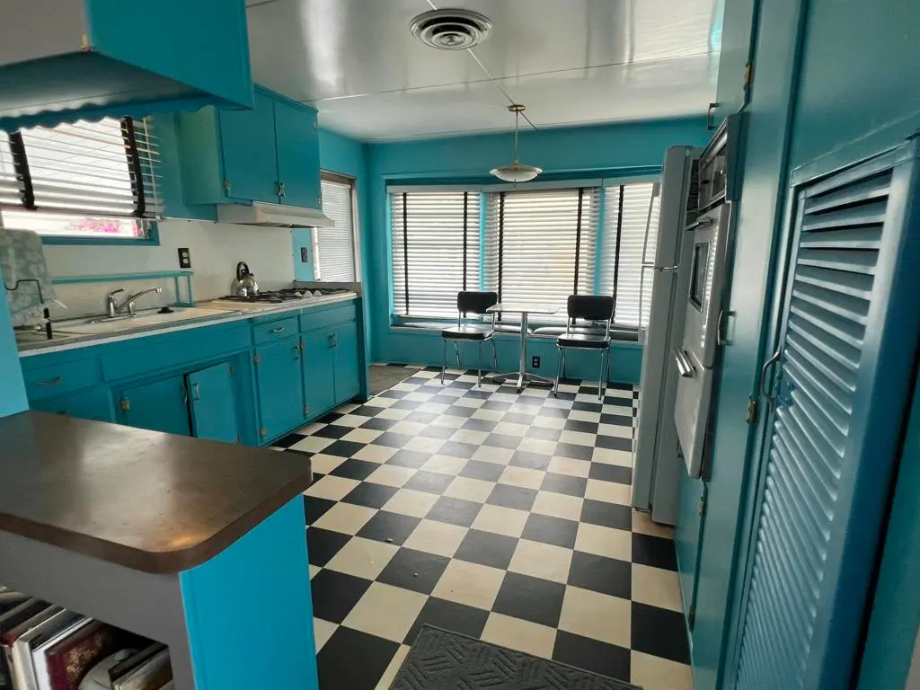 142 Laguna Drive, Palm Springs, CA — listing photo 1
