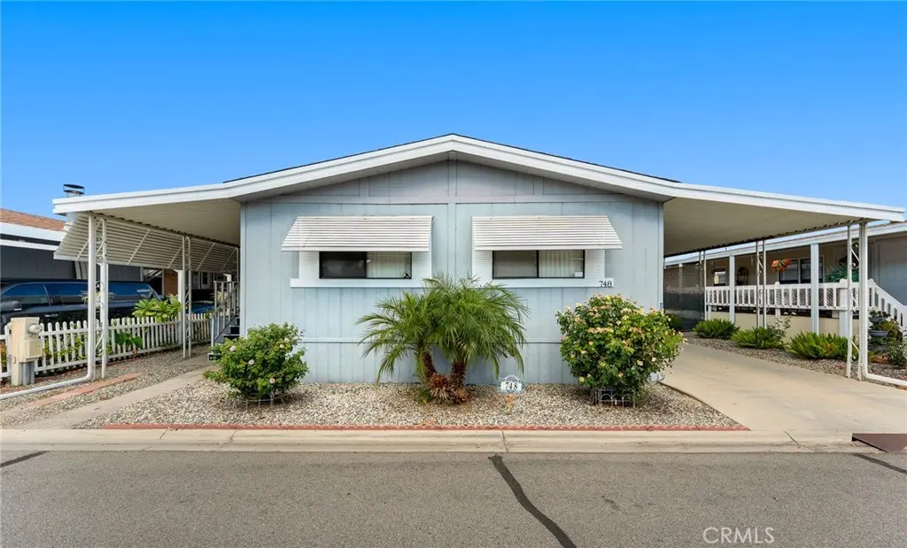Manufactured In Park for sale at 5001 W Florida 748, Hemet, CA featuring 3 beds and 2 baths