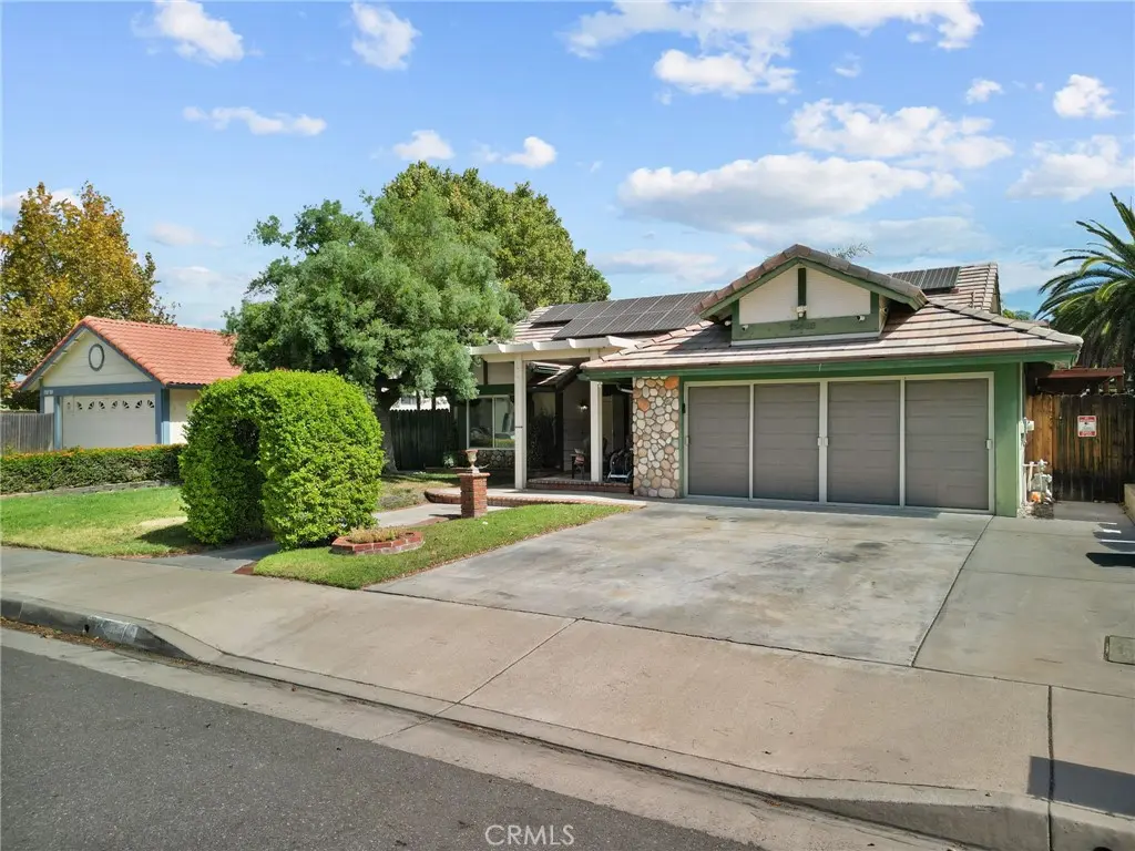29688 Via Naravilla, Sun City, CA — listing photo 1