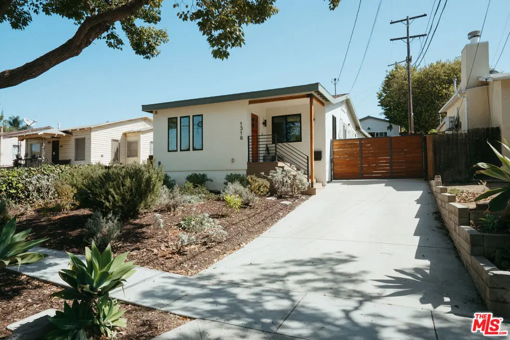 1316 N Chester Avenue, Inglewood, CA — listing photo 1