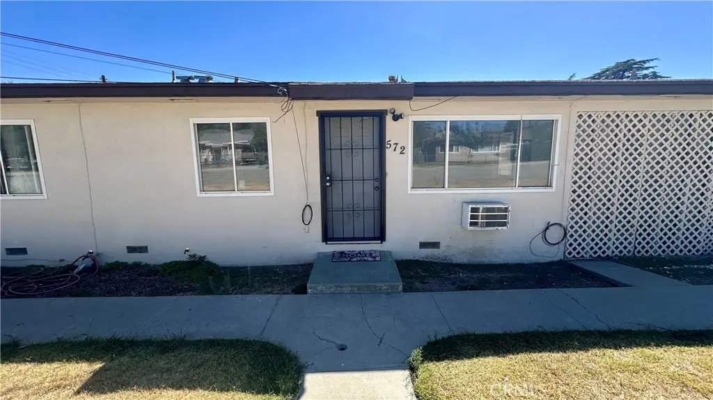 Triplex for rent at 572 N 6th Street, Banning, CA featuring 1 bed and 1 bath
