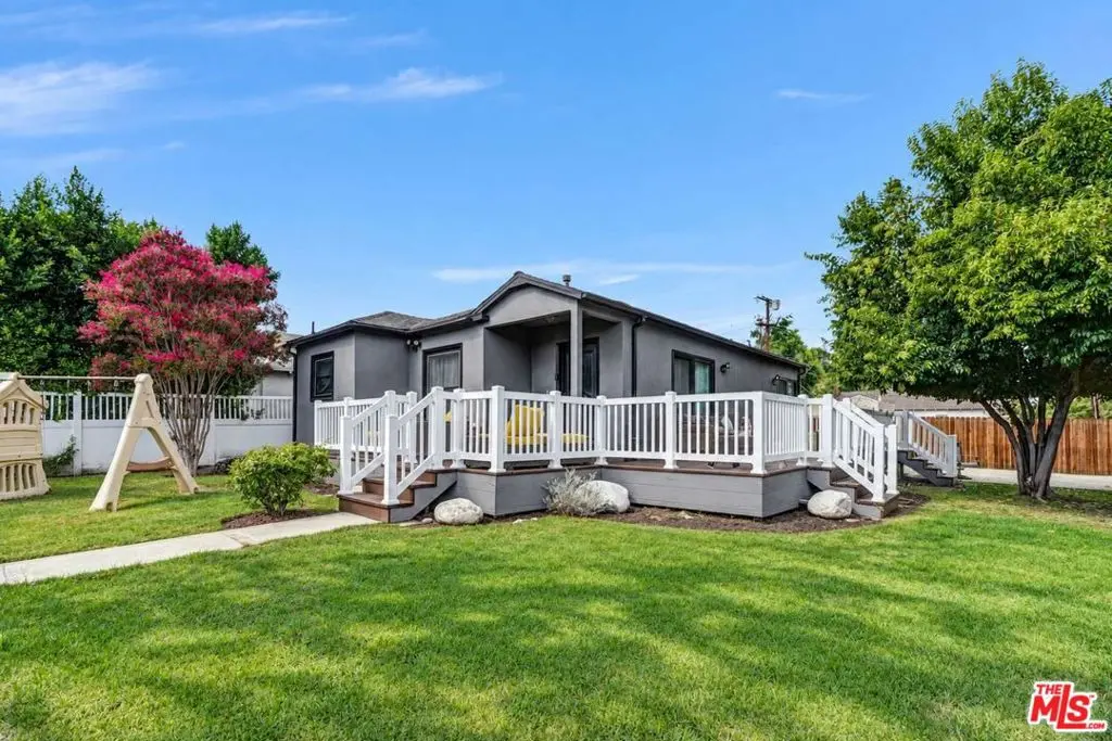 22603 Mariano Street, Woodland Hills, CA — listing photo 1