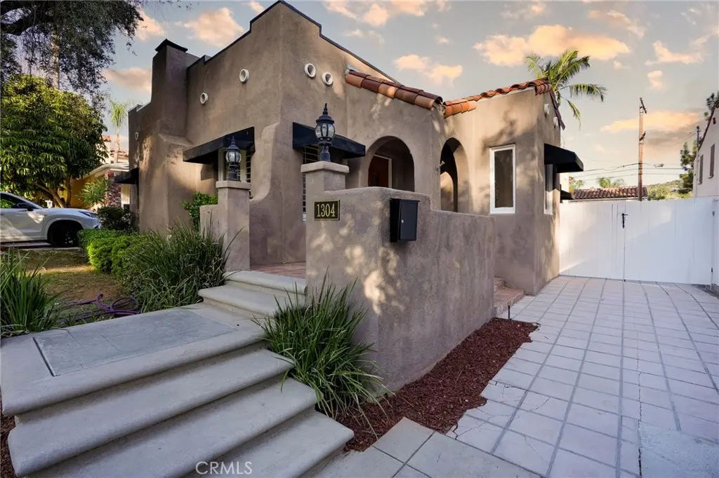 1304 Carmen Drive, Glendale, CA — listing photo 1