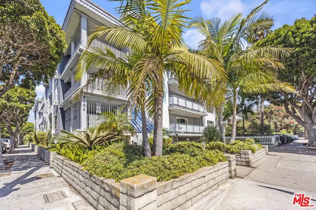 2901 4th Street 103, Santa Monica, CA — listing photo 1