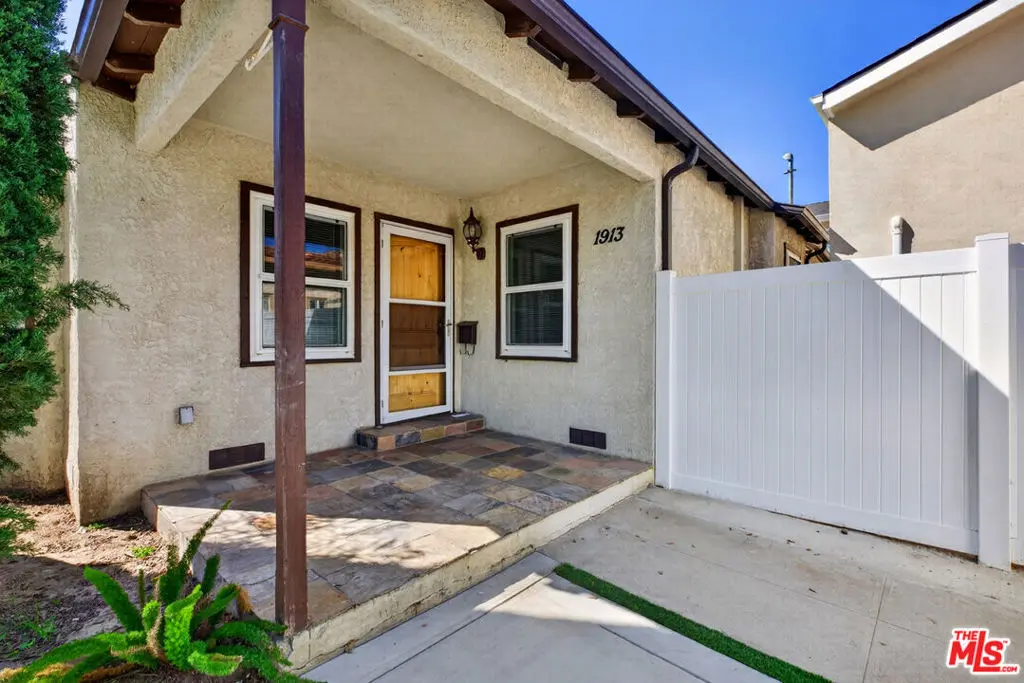 1913 N Manning Street, Burbank, CA — listing photo 1