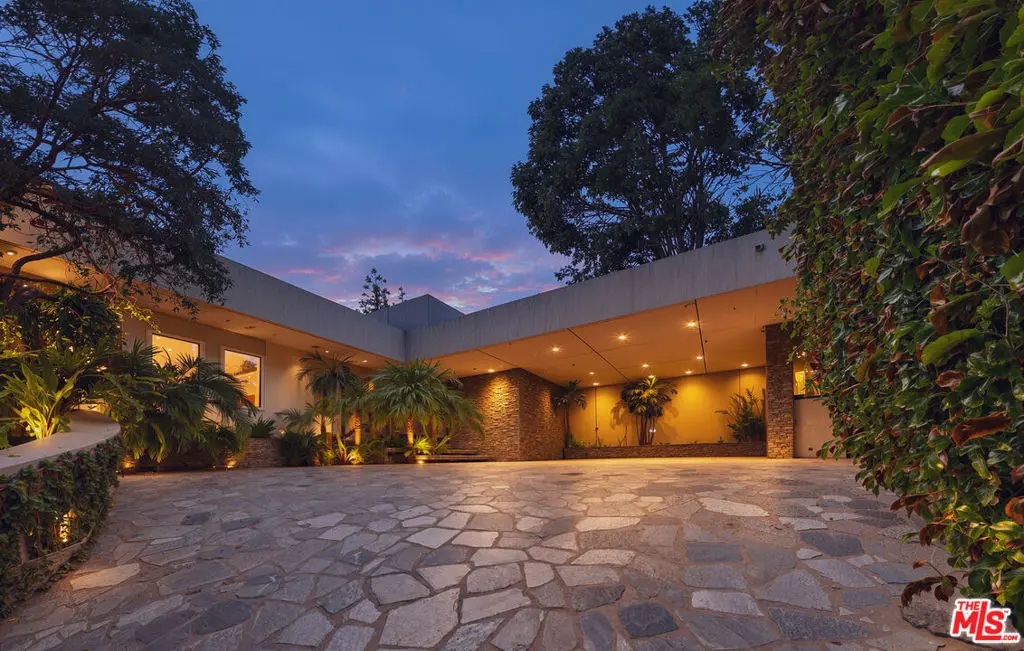 11927 Ashdale Lane, Studio City, CA — listing photo 1