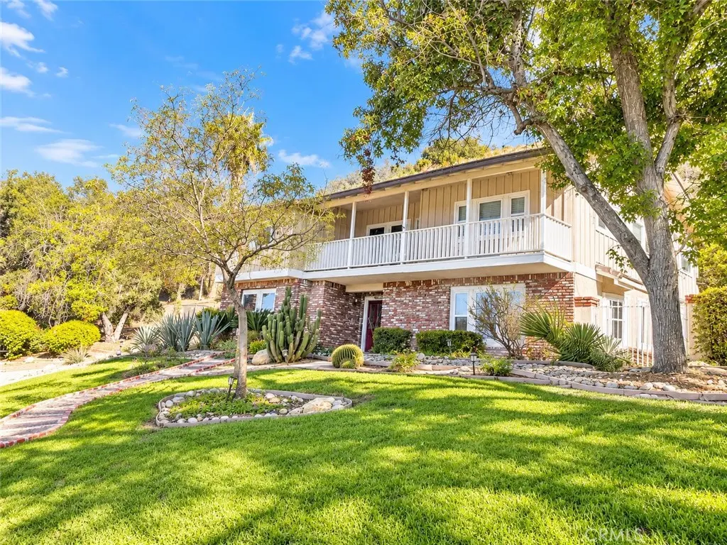 Single Family Residence for rent at 2031 Gardi, Bradbury, CA featuring 4 beds and 3 baths