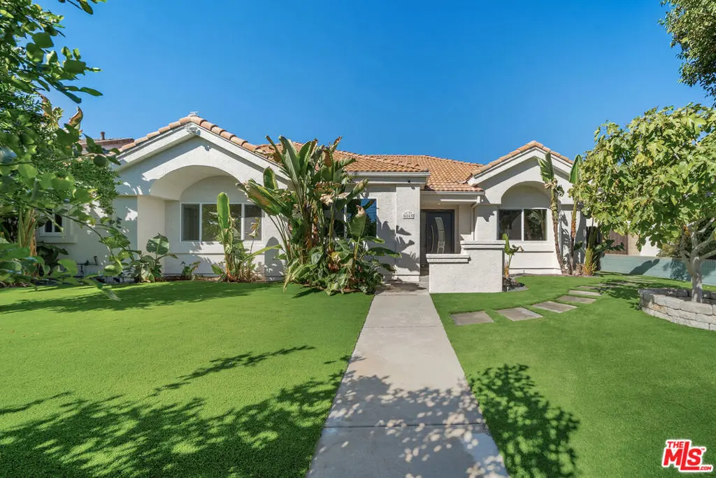 6243 Fallbrook Avenue, Woodland Hills, CA — listing photo 1
