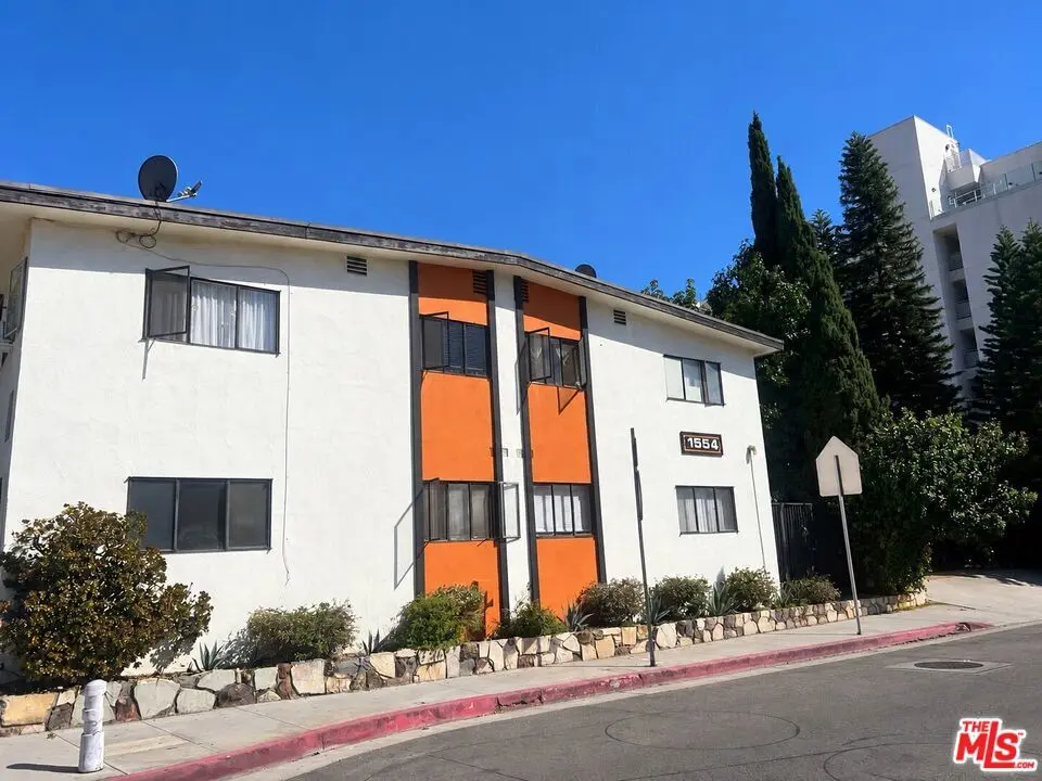 Condominium for rent at 1554 Cassil Place 2, Los Angeles, CA and 1 bath