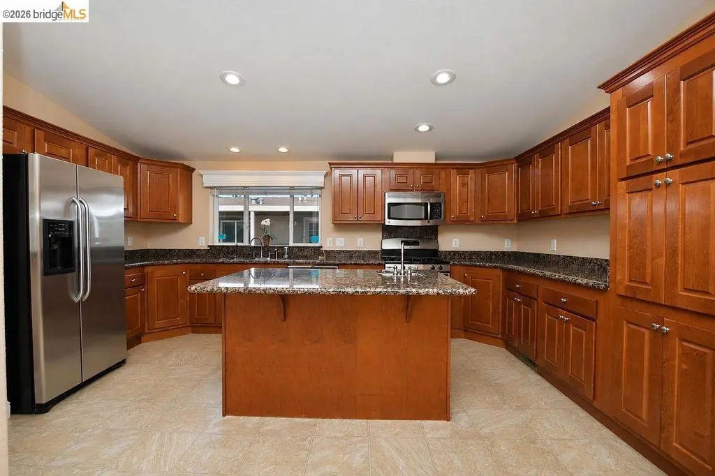 210 W Cypress Rd, Oakley, CA — listing photo 1