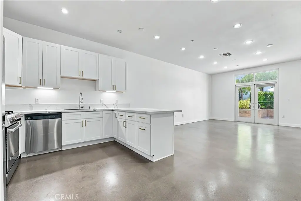 Condominium for rent at 435 W Center Street, Anaheim, CA featuring 2 beds and 2 baths