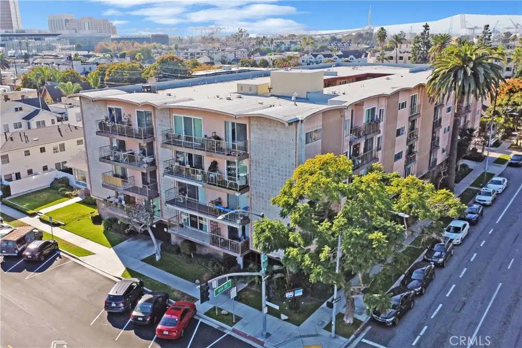 545 Chestnut Avenue 406, Long Beach, CA — listing photo 1
