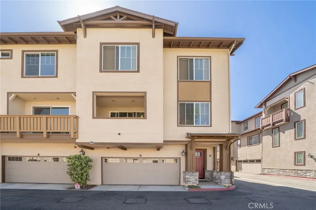 709 S Azusa Avenue B, Azusa, CA — listing photo 1
