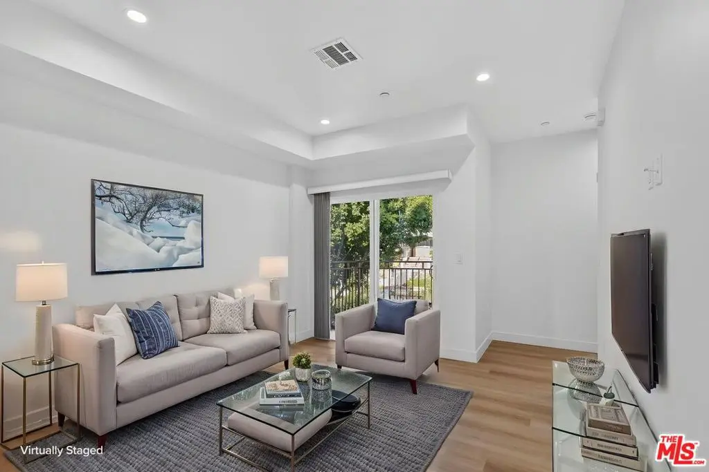 Condominium for rent at 1424 Pleasant Avenue, Los Angeles, CA featuring 4 beds and 4 baths