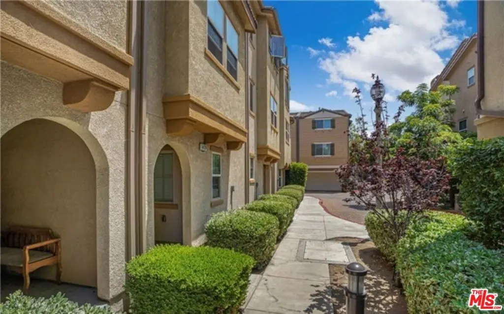 14120 W Willow Lane, Van Nuys, CA — listing photo 1