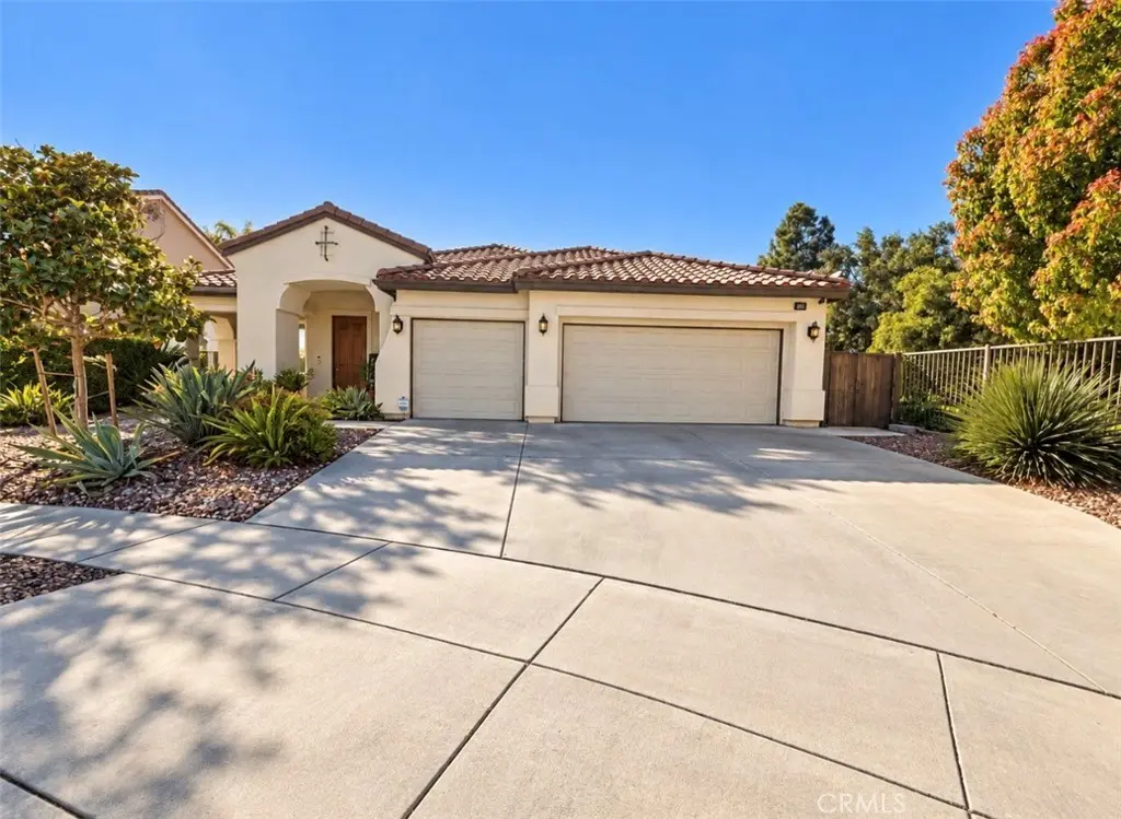 33563 Delphinium, Murrieta, CA — listing photo 1