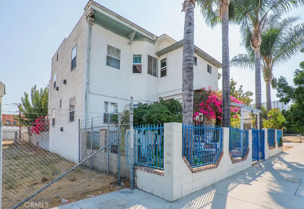 Apartment for rent at 110 S Soto 6, Los Angeles, CA and 1 bath