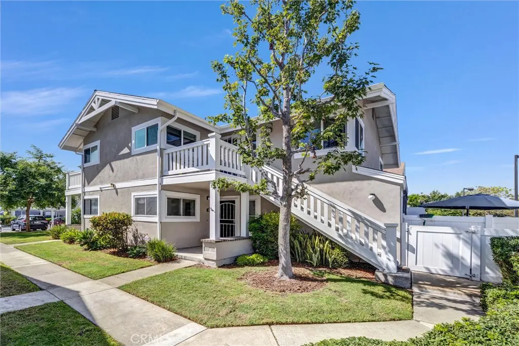 45 Tarocco, Irvine, CA — listing photo 1