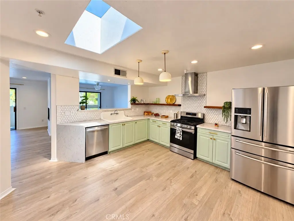 17735 Kinzie, Northridge, CA — listing photo 1