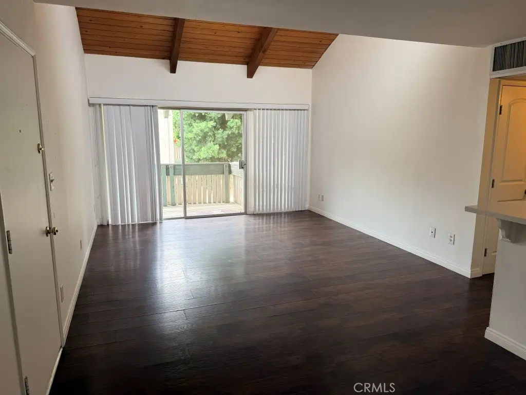 8601 International 265, Canoga Park, CA — listing photo 1