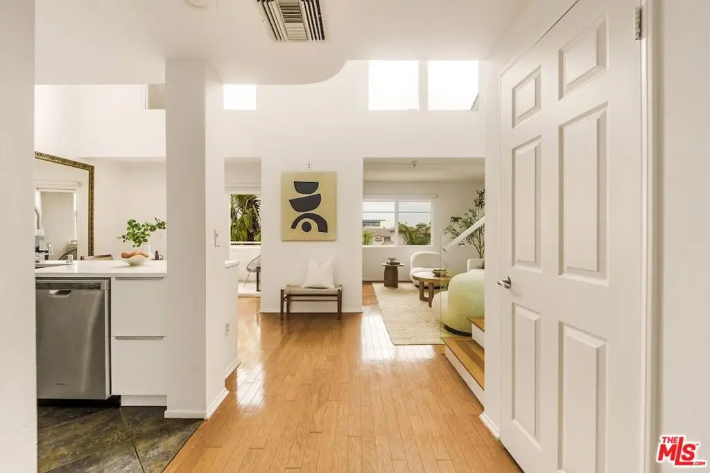 13200 Pacific 448, Playa Vista, CA — listing photo 1