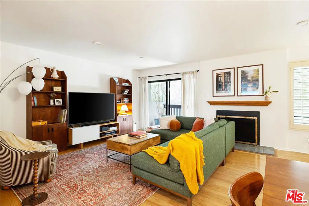2018 Griffith Park Boulevard 108, Los Angeles, CA — listing photo 1