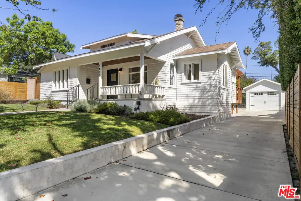 2423 Ridgeview Avenue, Los Angeles, CA — listing photo 1