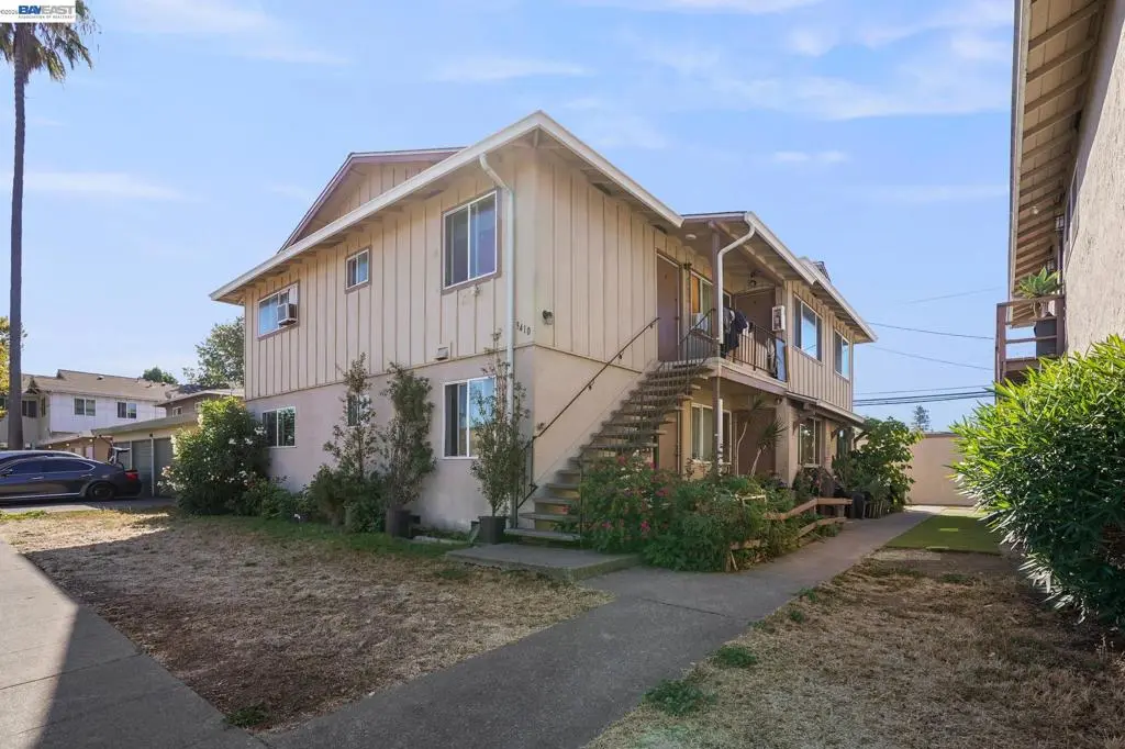 Single Family Residence for sale at 3410 Rolison Rd, Redwood City, CA featuring 8 beds and 4 baths