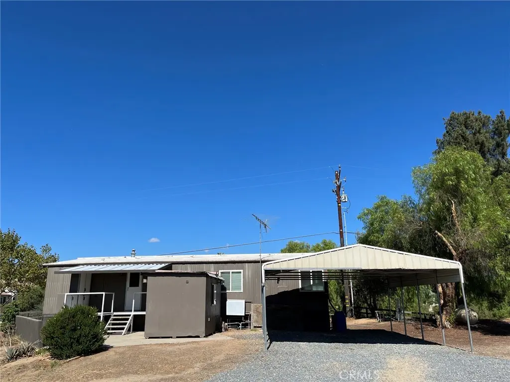 Residential Lease for rent at 42380 Fig Street, Murrieta, Riverside County, CA featuring 3 beds and 2 baths