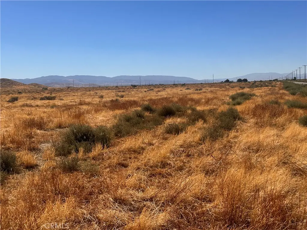 6 W AVE B, Lancaster, CA — listing photo 1