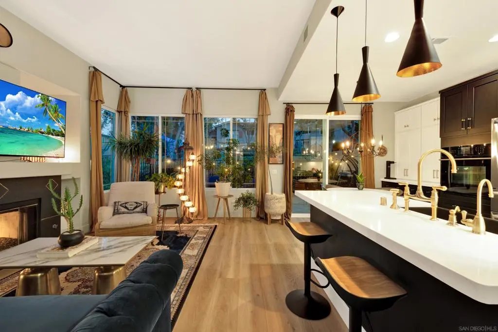 12079 World Trade Dr 4, San Diego, CA — listing photo 1