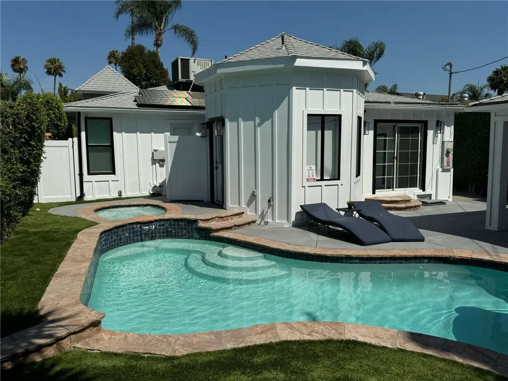 1207 Greenacre Avenue, West Hollywood, CA — listing photo 1
