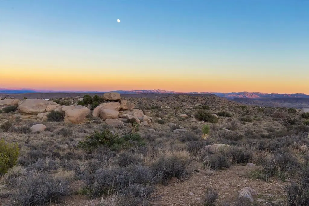 1 Dragonfly Lane, Pioneertown, CA — listing photo 1