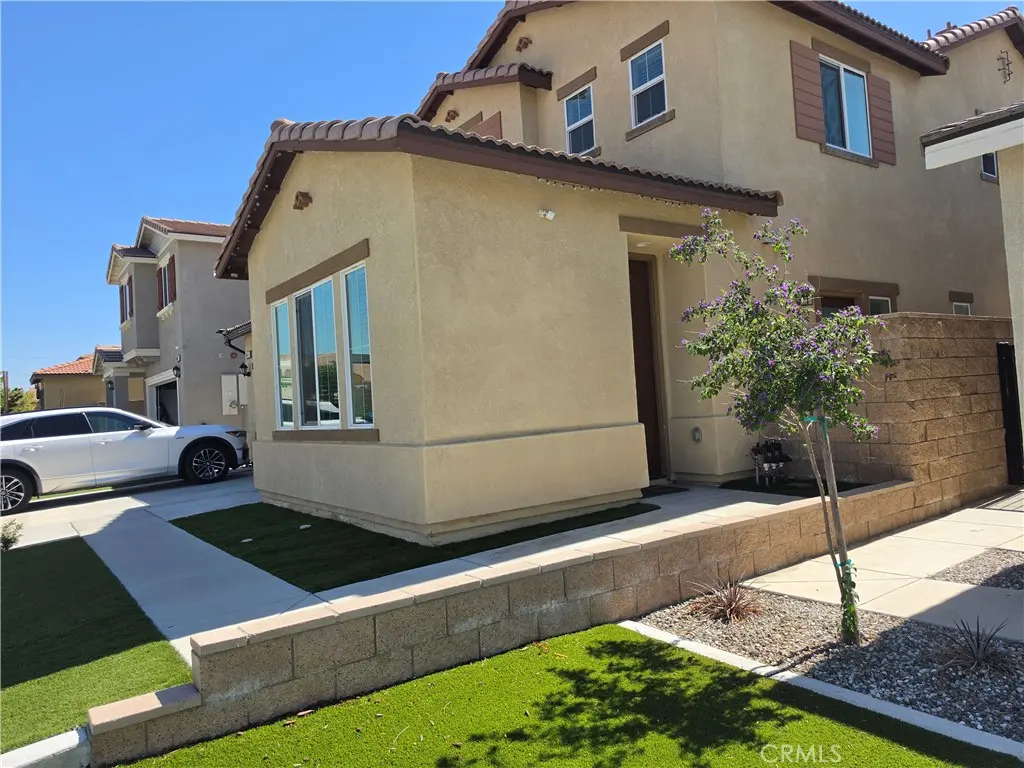 15547 Kings Peak, Fontana, CA — listing photo 1