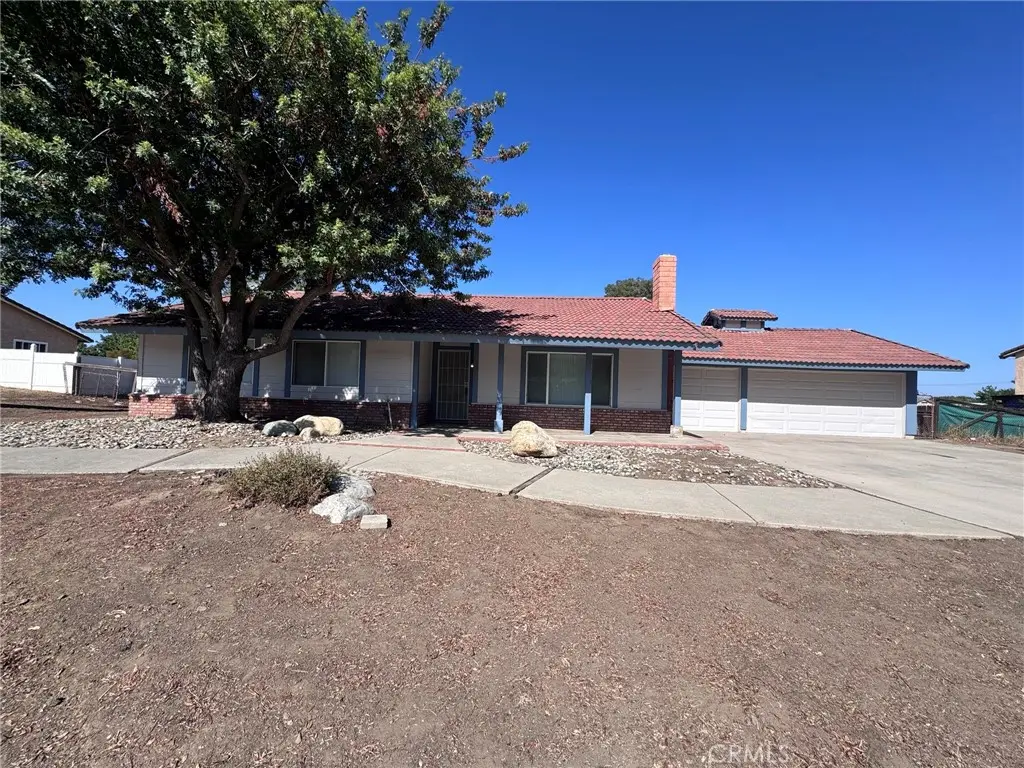 Residential Lease for rent at 15730 Alvarado Street, Lake Elsinore, Riverside County, CA featuring 3 beds and 2 baths