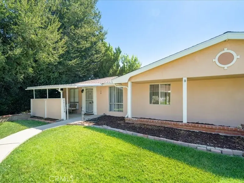 19155 Avenue Of The Oaks, Newhall, CA — listing photo 1