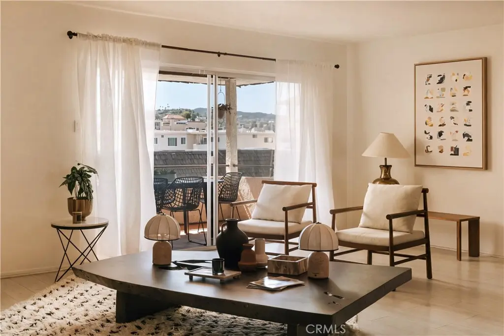 5315 Yarmouth Avenue 322, Encino, CA — listing photo 1