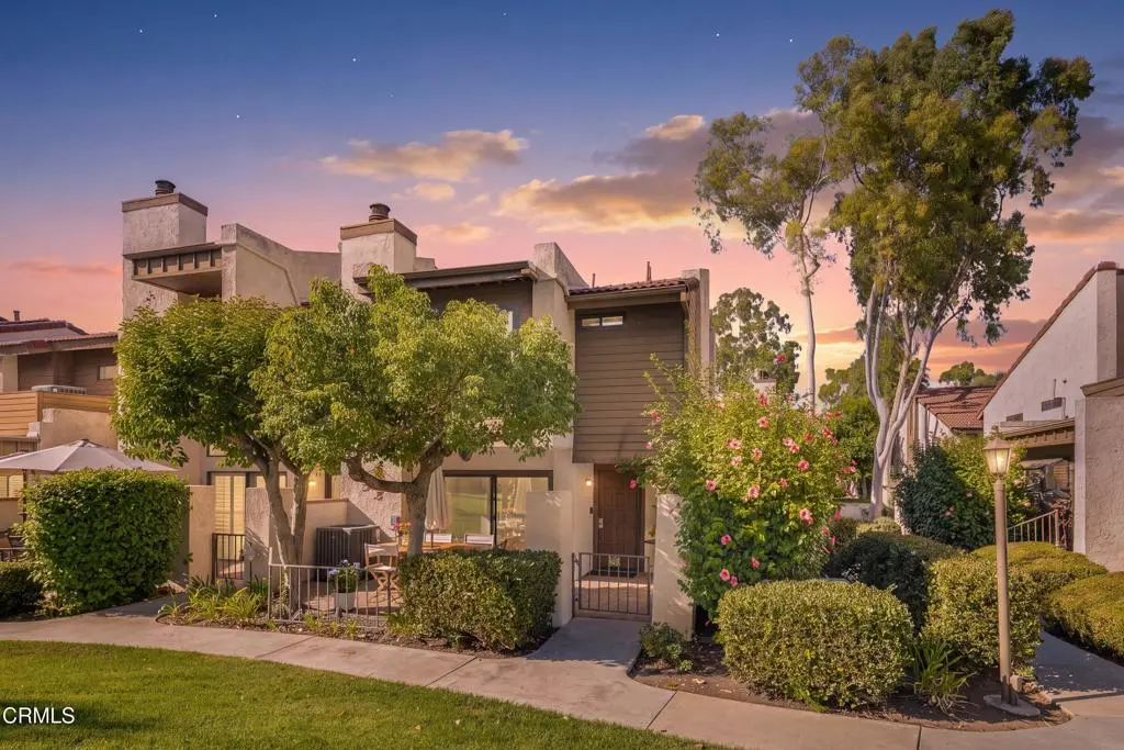 21500 Califa Street 143, Woodland Hills, CA — listing photo 1