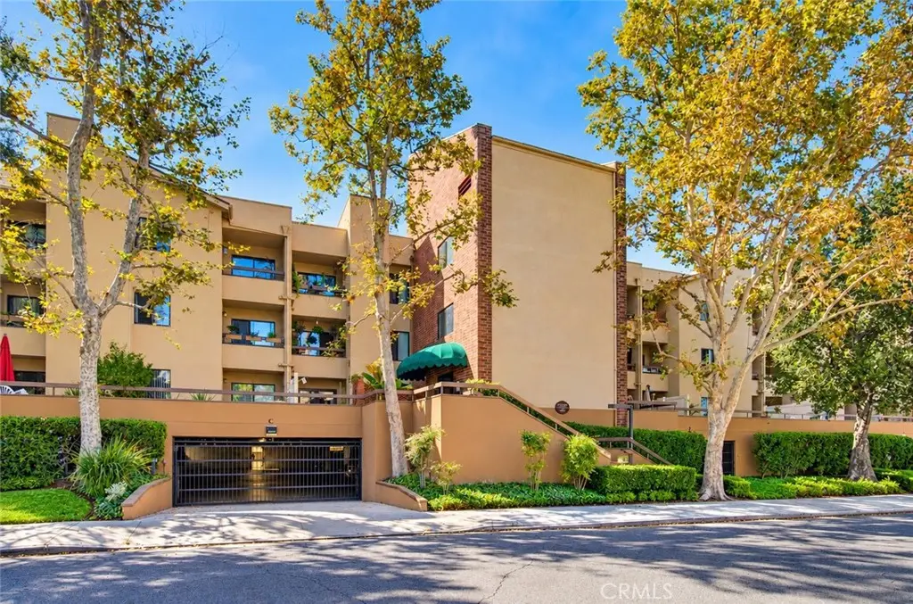 460 Oak Street 215, Glendale, CA — listing photo 1