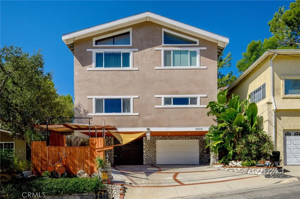 5809 Irving Avenue 2nd Fl, La Crescenta, CA — listing photo 1