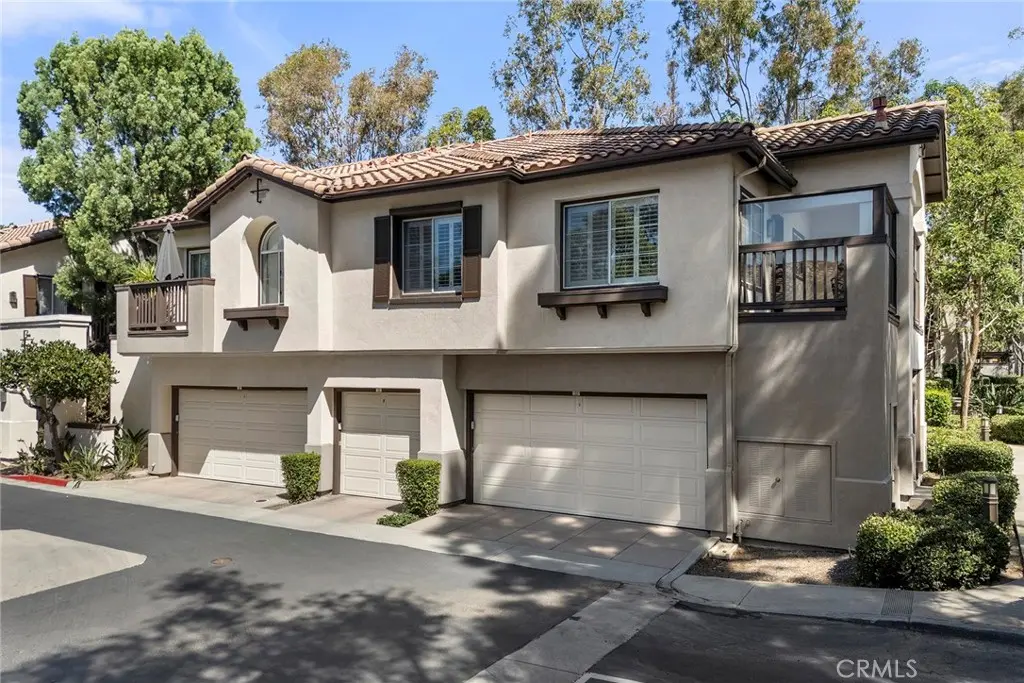 2960 Champion 408, Tustin, CA — listing photo 1