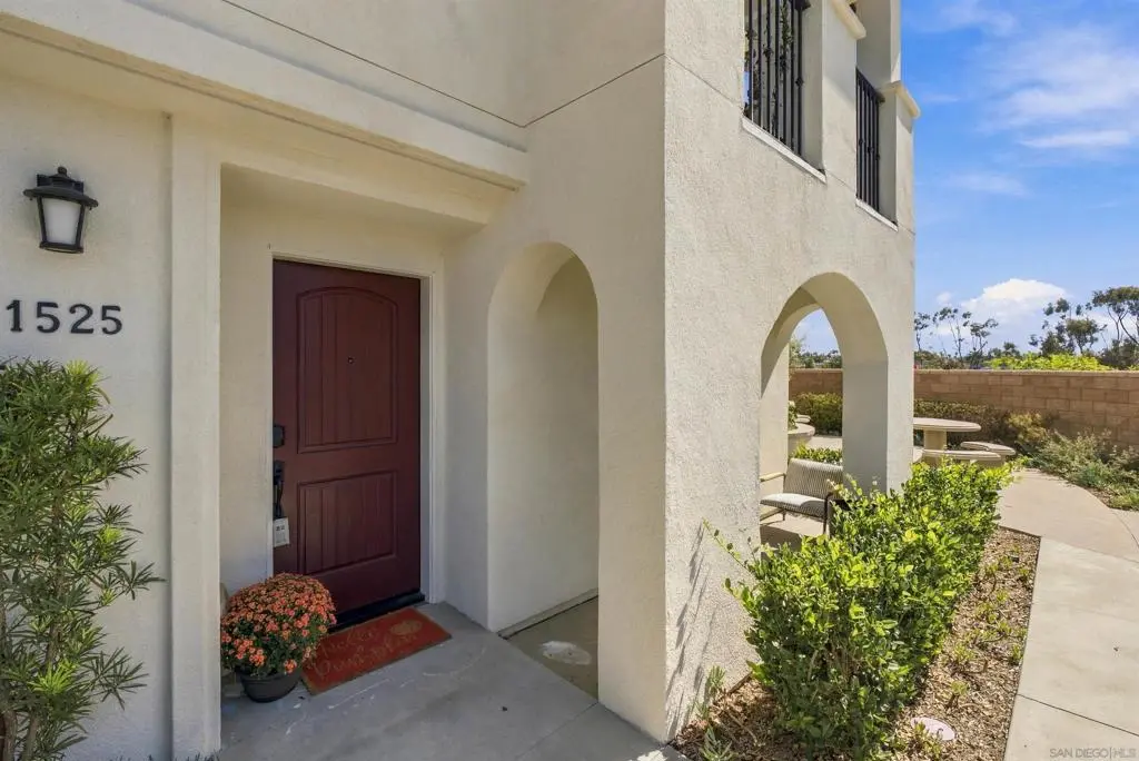 1525 Fig Tree Way, Oceanside, CA — listing photo 1