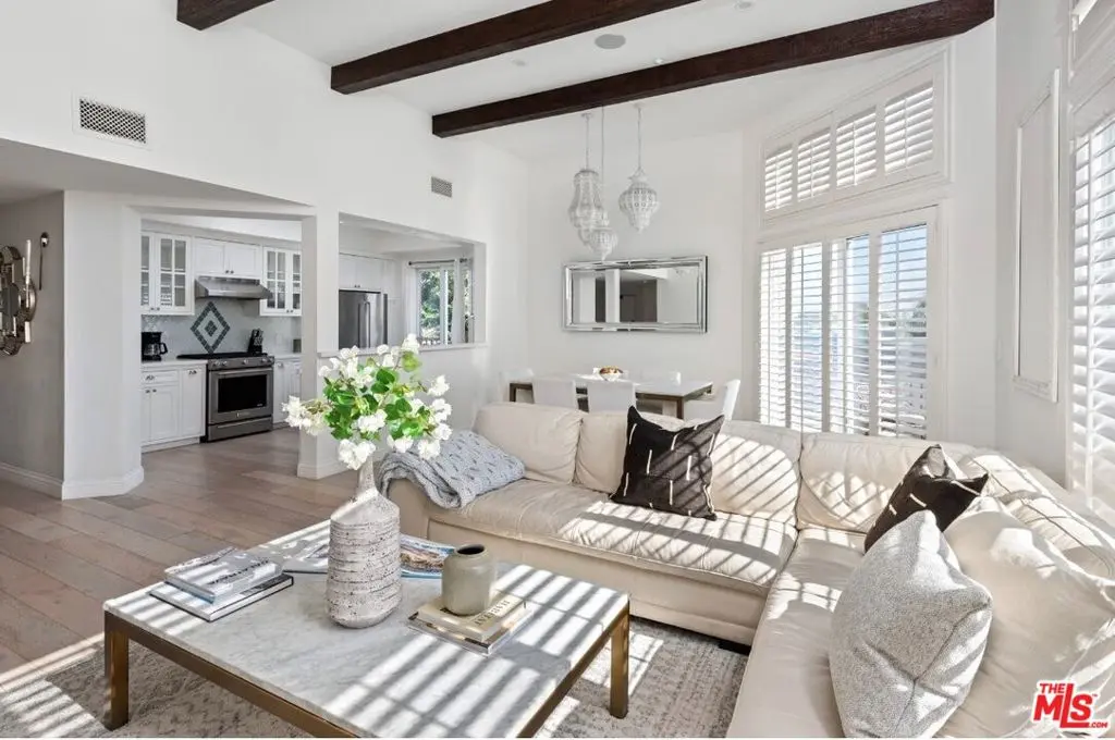 320 S Willaman Drive 2, Los Angeles, CA — listing photo 1